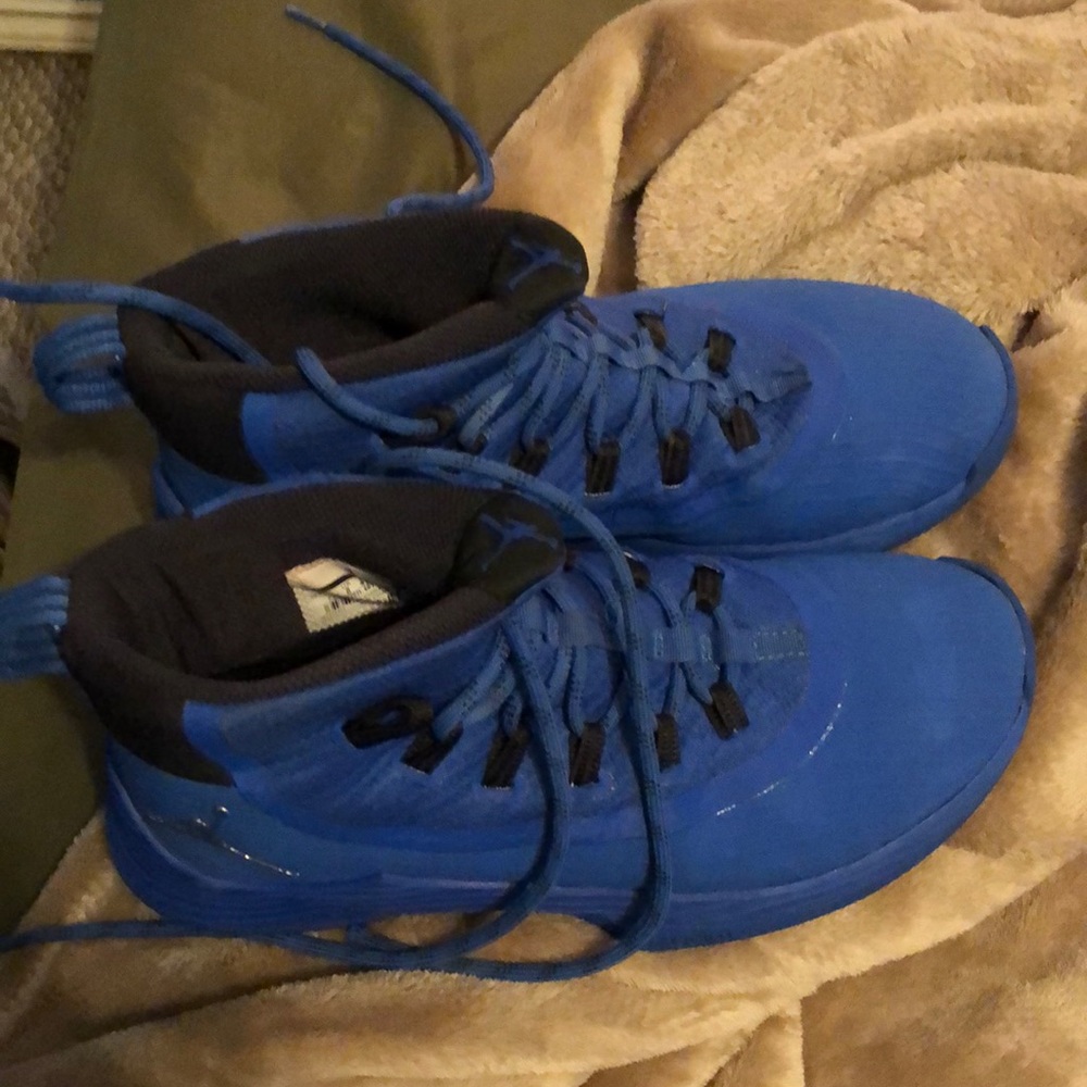 Jordan used basketball shoes